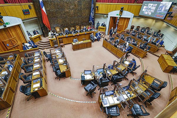Los senadores comenzaron ayer a argumentar su voto a la reforma impulsada por la oposición. Foto: Agencia Uno