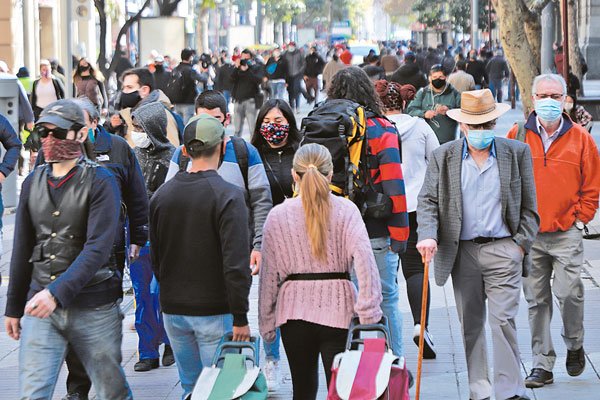En octubre las ventas presenciales del comercio en la RM crecen por primera vez en siete meses