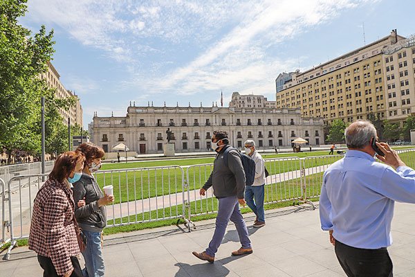 Número de trabajadores en el sector público sigue aumentando de la mano del sector Salud