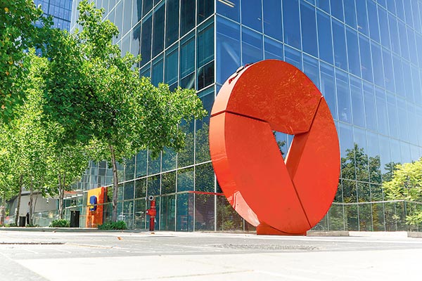 CorpGroup reconoce a la SEC de EEUU que podría vender acciones que tiene en Itaú Chile