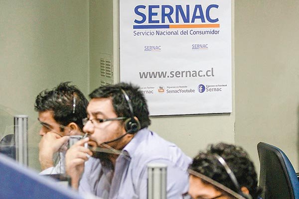El Sernac ha pedido información sobre los términos de los contratos de la firma con sus clientes. Foto: Agencia Uno