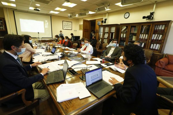 Segundo retiro: con votos de la oposición Comisión de Trabajo aprueba eximir de pago de impuesto a la renta sólo al segundo tramo de la escala