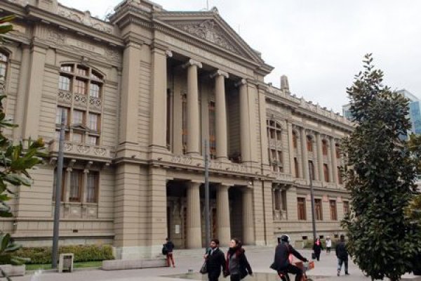 <p>Suprema da espaldarazo a jueces laborales que se manifestaron a favor de las movilizaciones en el estallido social</p>