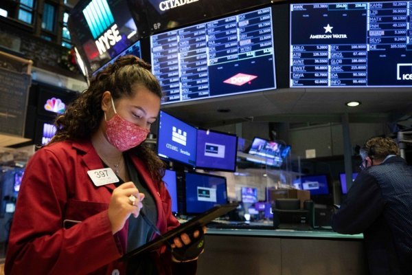 Bolsas cierran la semana con ganancias tras caída del desempleo en EEUU