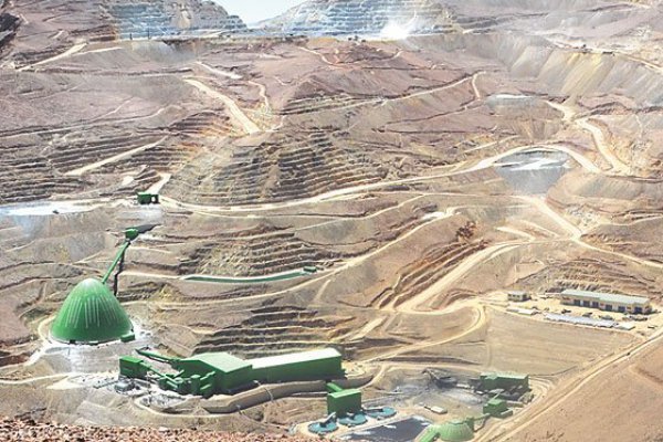 Minera Lumina Copper Chile firma contrato con Enel para utilizar energía limpia