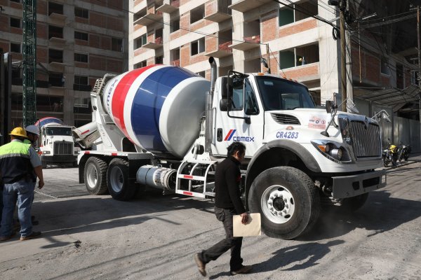 Mexicana Cemex anuncia fusión de sus filiales New Sunward Holding y Cemex España