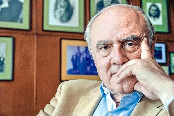 Agustín Squella: la apuesta política de un candidato sin Twitter
