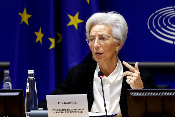 Banco Central Europeo eleva por sobre lo esperado su plan de estímulo para la economía del Viejo Continente