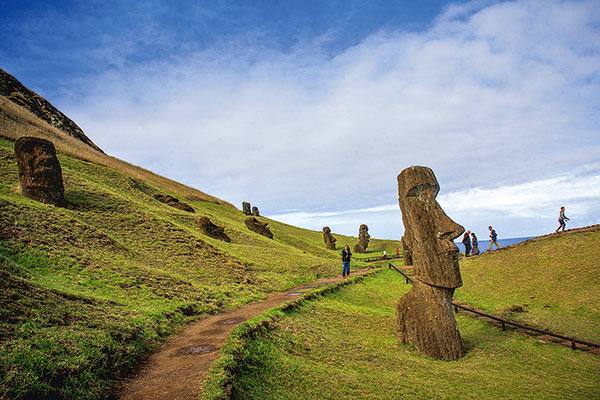 Turismo de Isla de Pascua busca refuerzos para esquivar la crisis