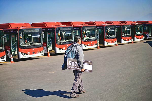 Precios ofertados por buses diésel para Santiago ponen presión a eléctricos