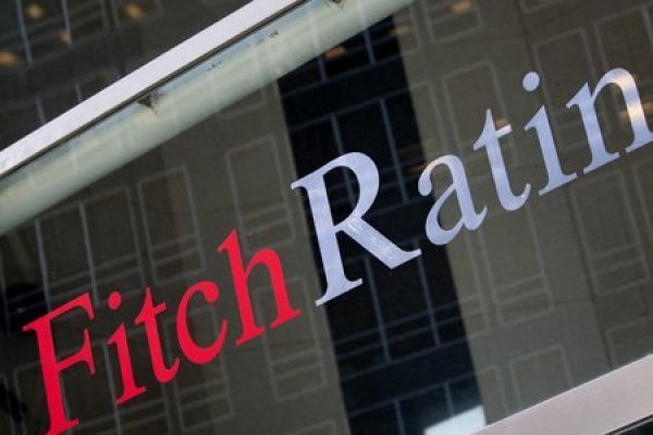 Fitch pone en perspectiva negativa la clasificación de riesgo de Perú