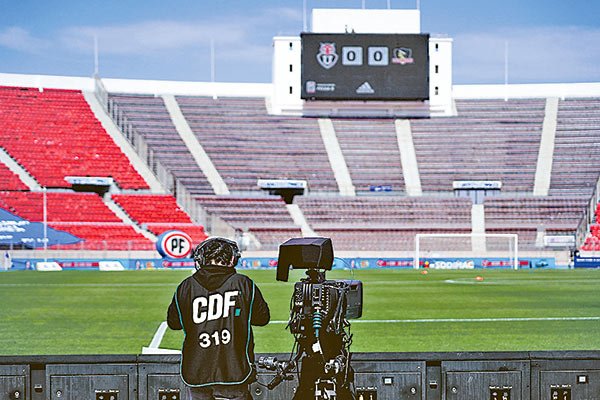 CDF tiene los derechos de transmisión en TV del Campeonato Nacional de Fútbol Profesional. Foto: Agencia Uno
