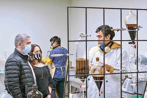 Raúl Ciudad y su equipo en el laboratorio de Kimun Biotec.