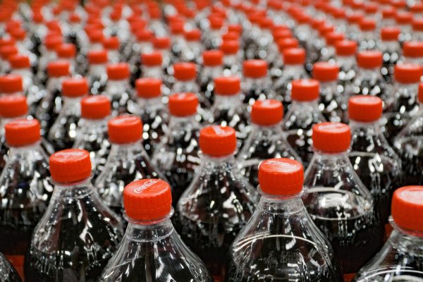 Coca-Cola Chile ofrece paquete de retiro voluntario en medio de reestructuración global de la firma