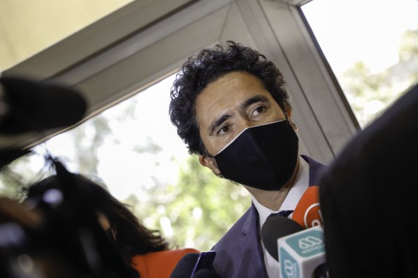 <p>Briones anunció los cambios en presencia de un grupo transversal de diputados que solicitaron mejorar el Fogape. Foto: Ministerio de Hacienda</p>