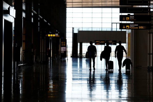 No solo Chile: el mundo cierra fronteras con Reino Unido ante pánico por nueva cepa de Covid-19