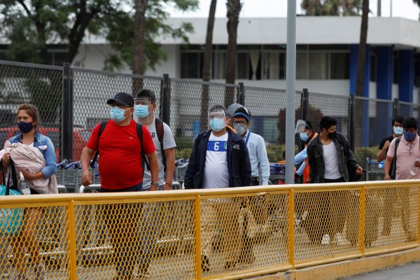 América Latina extrema las restricciones ante nueva cepa de Covid-19 y aumento de contagios: desde ley seca a cierre total de fronteras