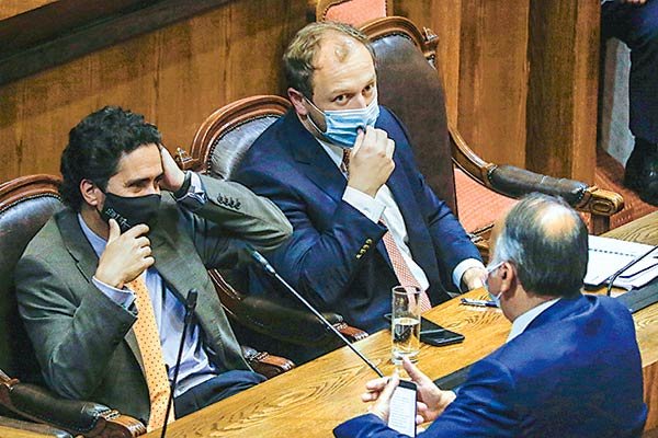 Gobierno logra aprobar reajuste del sector público en la Cámara al sumar bono para funcionarios de la Salud y elevar beneficio a rentas de hasta $ 2 millones