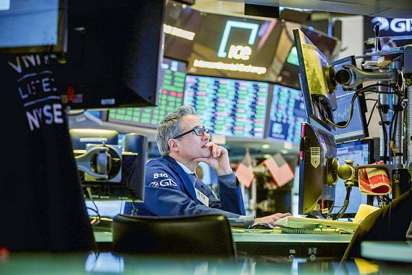 S&P 500 cierra plano cediendo sus ganancias en los últimos minutos de transacción