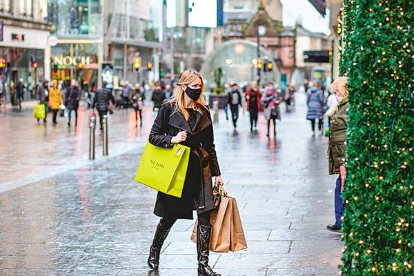 Desde exenciones tributarias a distribución gratuita: la fórmula de los países para hacer más accesibles los productos de higiene femenina