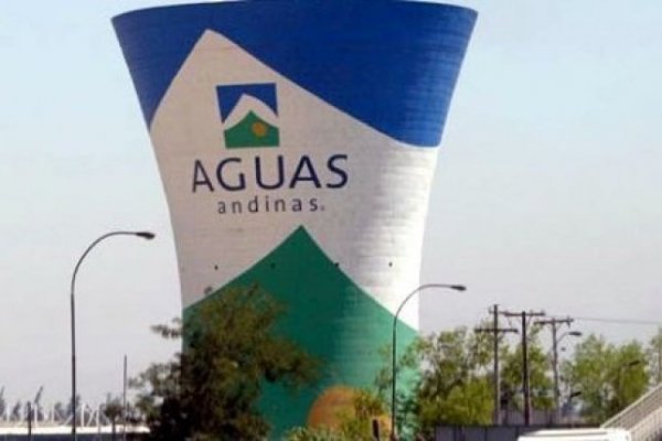 Aguas Andinas deberá reembolsar $ 10 mil millones por cortes de agua de 2016 y 2017