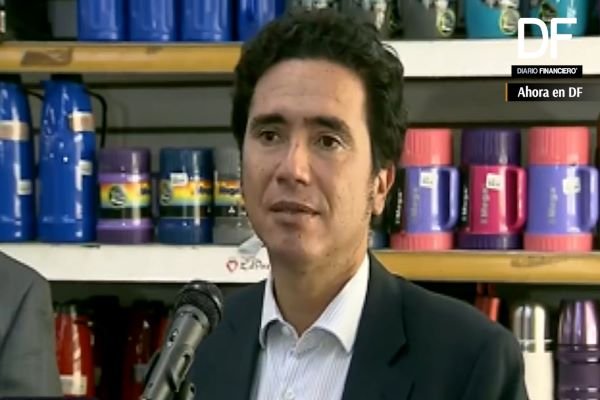 <p>Ahora en DF| Ministro Briones por Fogape: "Nadie quiere que la tasa sea infinita. Que sea conveniente pero que permita llegar a otra empresas"</p>