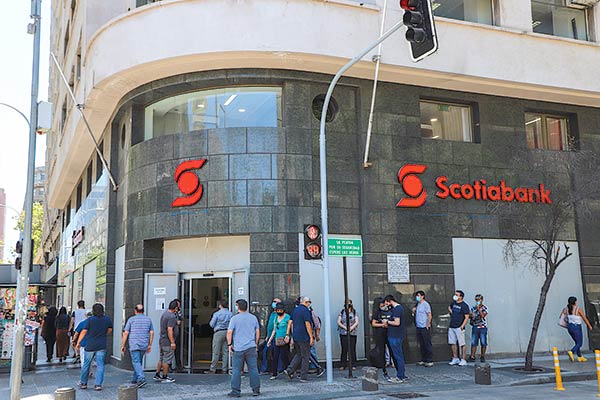 Scotiabank se enfrenta con uno de sus cinco sindicatos por pago de bonos de desempeño variable de 2020