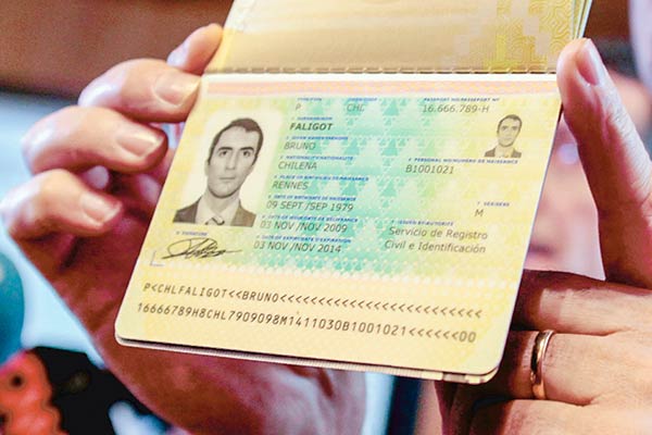 Nueva licitación de cédulas y pasaportes enfrenta primer problema: firma pide suspender proceso