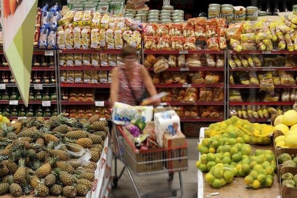 Precios mundiales de los alimentos suben por séptimo mes seguido y solo una categoría muestra descensos