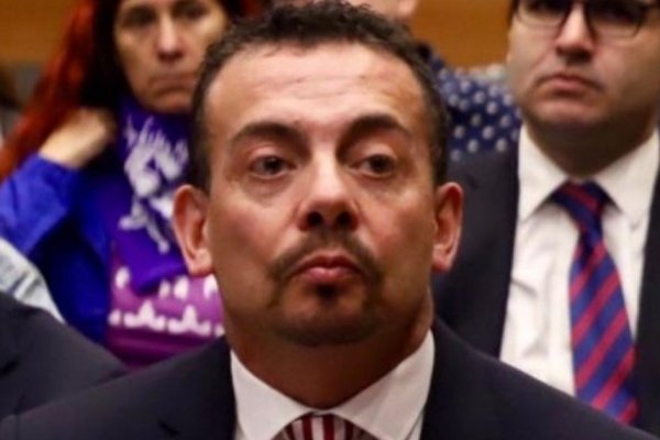 Alejandro Charme reaparece en el sector previsional