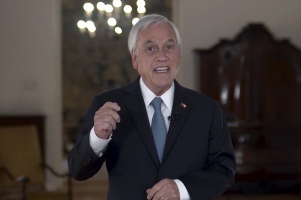 Piñera defiende medidas fiscales de apoyo durante la pandemia: "Hoy, 3 de cada 4 chilenos están protegidos y recibiendo alivio"