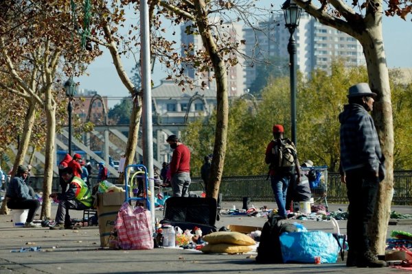Encuesta UC: en diciembre se estancó la recuperación del mercado laboral