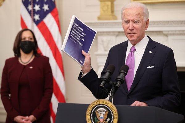 Biden presenta estrategia contra el Covid-19, pero advierte que la crisis empeorará en los próximos meses