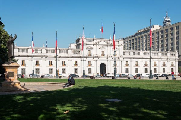 Briones, ¿el precandidato que defenderá al gobierno?