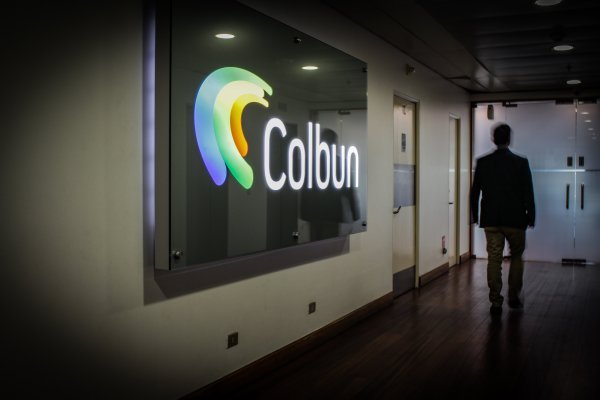 Utilidades de Colbún retroceden 19% en 2020, impactadas por provisión de su filial en Perú