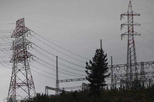 Ofician a la SEC y al Sernac por cortes de energía pidiendo indemnización para los usuarios de la RM