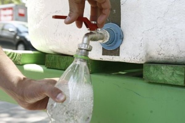 Aguas Andinas informa corte de agua en Lo Barnechea y revisará el martes una medida similar para el resto de las comunas de Santiago