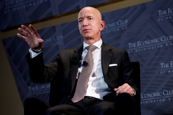 Remezón en Amazon: Jeff Bezos dejará el cargo de CEO y será reemplazado por uno de los hombres fuertes de la compañía