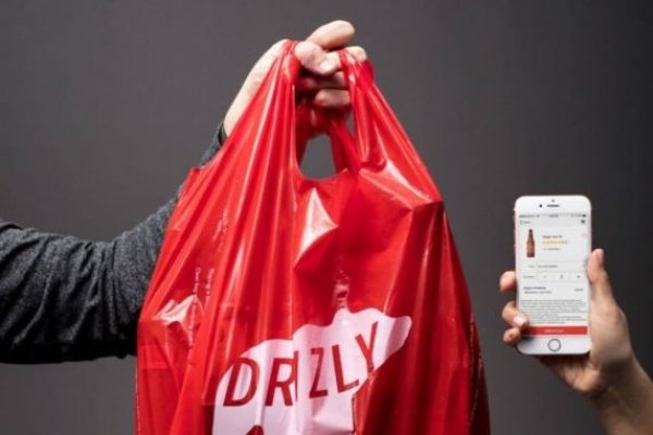 Uber apuesta por nuevas industrias y adquiere el "Amazon de las bebidas alcohólicas" en EEUU