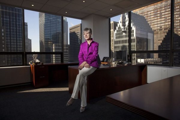 <p>Banquera de Trump sale de Deutsche Bank tras investigación</p>