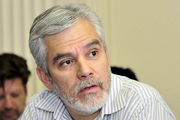 José Pérez, presidente de la ANEF, una de las entidades que conforma la mesa del sector público.