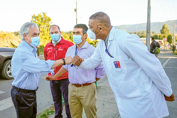 Vacunas: la última bala de plata de Piñera