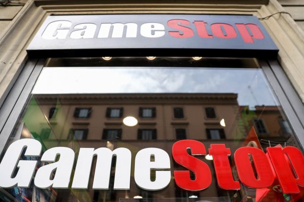Robinhood da marcha atrás: Libera restricciones a GameStop y provoca un aumento de 40% en sus acciones