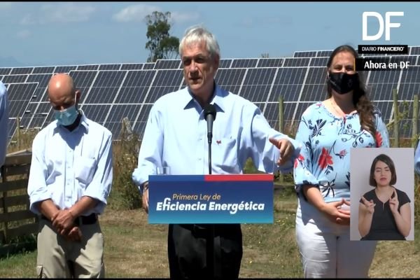 <p>Ahora en DF| Piñera promulga ley de Eficiencia Energética :"Llegó el tiempo de la la acción, del compromiso y la voluntad"</p>