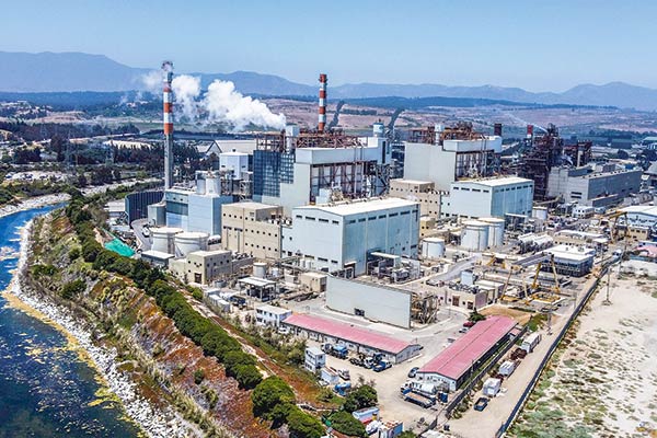 AES anticipa plan de descarbonización: CNE autoriza retiro de Ventanas 1 y 2 en 2025