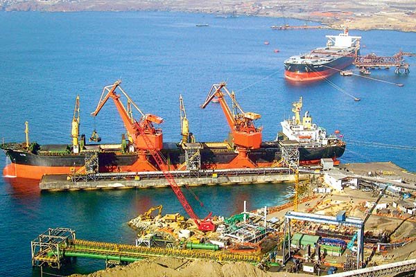 Sindicato 2 llega a acuerdo con Axinntus en medio de paro en puertos de CAP