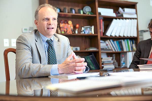 FMI mejora pronóstico para Chile y lo sitúa junto a Perú como líderes de la recuperación regional 2021