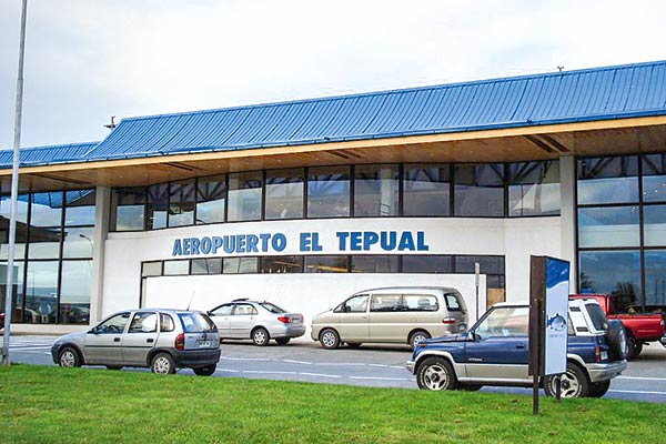 El historial de conflictos con el MOP de la española Sacyr que reactivó el aeropuerto El Tepual