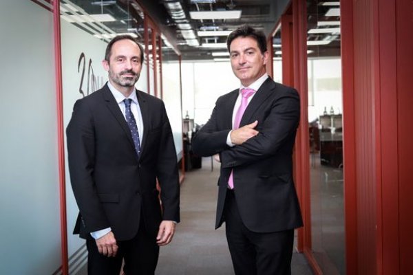 Armando Nieto y Alberto Alcolea, máximos ejecutivos de Divina Pastora para Latinoamérica y Chile respectivamente.