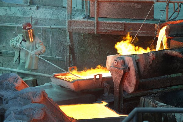 Cobre mira de reojo los US$ 3,8 la libra ante debilidad del dólar y alza de precios en fábricas chinas